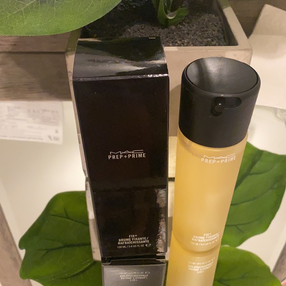Mac Cosmetics Fix+ “Yuzu” BNIB